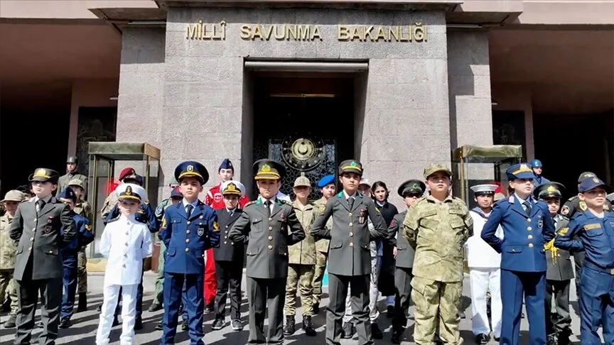 Milli Savunma Bakanlığı ve TRT Çocuk Korosu '23 Nisan' için özel klip çekti