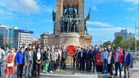 Cumhuriyet Halk Partisi’nin kuruluşunun 98. Yılı; Taksim Anıtı'nda tören düzenlendi