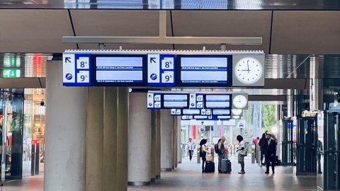 Hollanda'da demir yolu çalışanlarının yaptığı grev halen devam ediyor