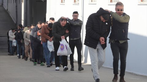 Adana merkezli "Sibergöz-23" operasyonlarında yakalanan 74 zanlı tutuklandı
