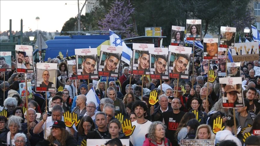 İsrail'de on binlerce kişi Meclis önünde eylem yaptı