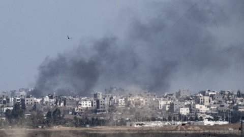 İsrail Refah'a saldırmaya devam ediyor: 4 Filistinli daha öldürüldü