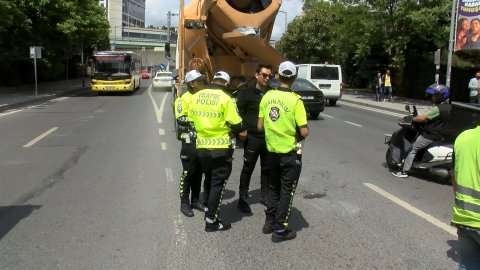 İstanbul'un göbeğinde 72 yaşındaki beton mikserinin altında kaldı