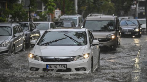 Başkentte sağanak yağmur etkili oldu