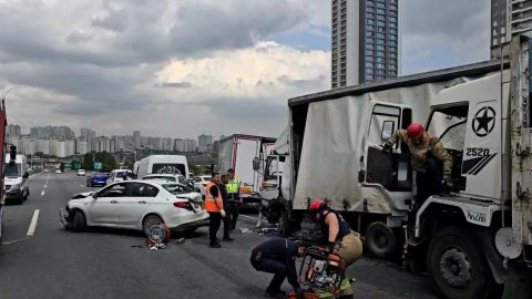 TEM Otoyolu'nda zincirleme kaza: 10 araç birbirine girdi