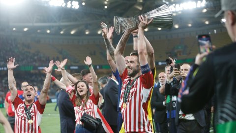 UEFA Avrupa Konferans Ligi'nde Olympiakos şampiyonluğa uzandı