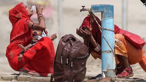 Hindistan'da sıcak hava nedeniyle 8 kişi hayatını kaybetti