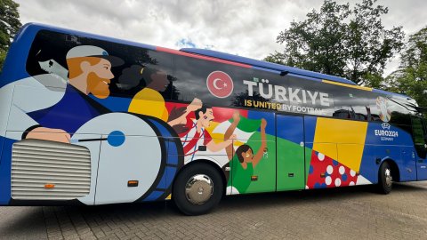 A Milli Futbol Takımı'nın otobüsü  Almanya'da hazır!