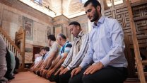 Yeniden ibadete açılan Kariye Camisi'nde yıllar sonra bayram namazı kılındı