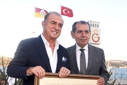 Fatih Terim'in Galatasaray'a attığı ilk imzanın 50’nci yıl dönümü kutlandı