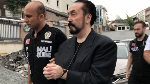 Adnan Oktar'ın hapis cezası kesinleşti: 8 bin 658 yıl!