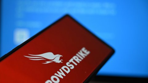 Bugün yaşanan küresel kaosun sebebi olan CrowdStrike'ın hisseleri sert düştü!