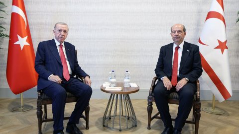 Cumhurbaşkanı Erdoğan, KKTC Cumhurbaşkanı Tatar ile başbaşa görüştü