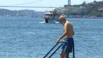 İstanbul'da deniz keyfi: Sıcaktan bunalanlar boğazda serinledi