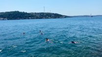 İstanbul'da deniz keyfi: Sıcaktan bunalanlar boğazda serinledi