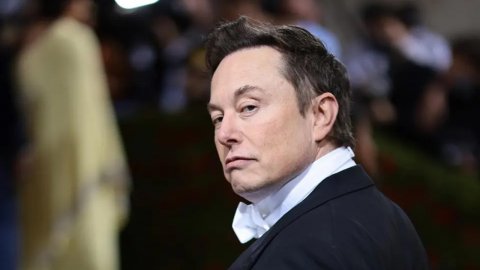 Elon Musk'tan insansı robot hamlesi!