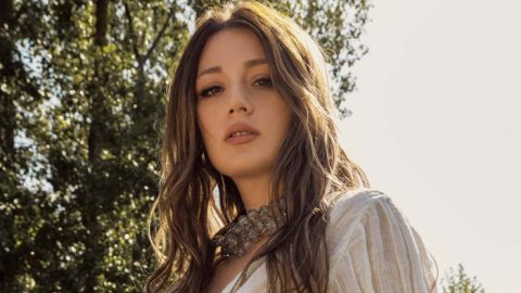 Oyuncu Gizem Karaca lüks villasından manzarasını paylaştı