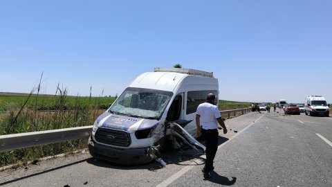 Diyarbakır'daki kazada iki araç çarpıştı: Yaralılar var!