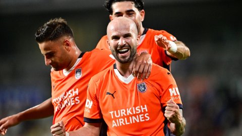 Başakşehir gol oldu yağdı: 6-1