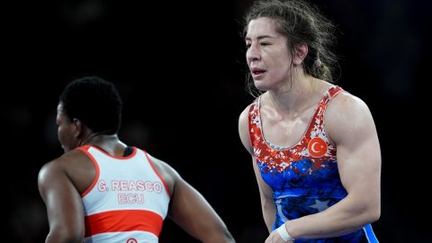 Milli sporcumuz Yasemin Adar Yiğit'ten olimpiyatlara erken veda!