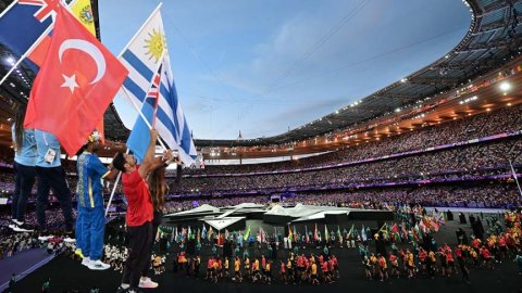 Paris 2024 Olimpiyat Oyunları görkemli bir tören ile sona erdi