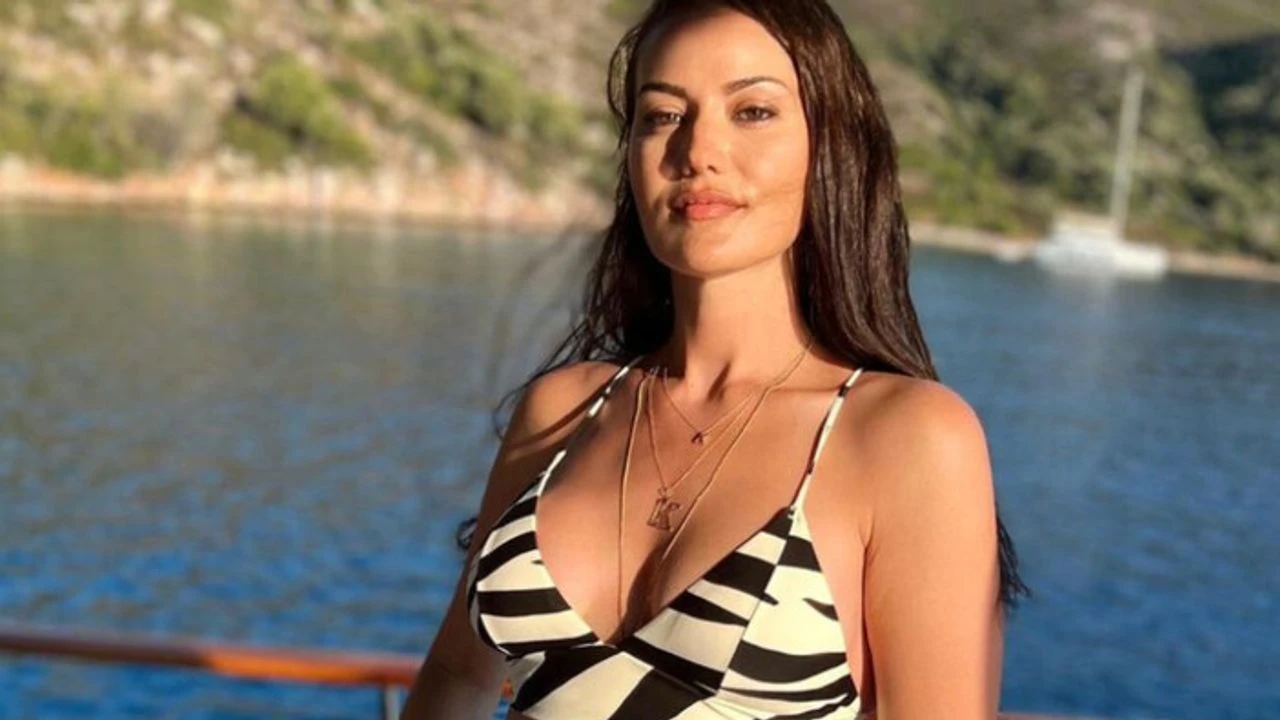 Fahriye Evcen'den yeni mayolu kare: Fit haline beğeni yağdı