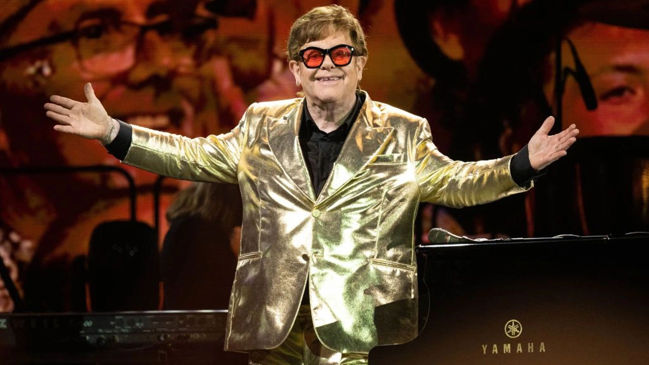 Dünyaca ünlü şarkıcı Elton John'dan üzen haber