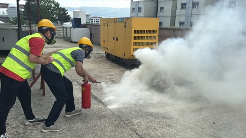 Samsun'da hastanedeki tatbikatta deprem sonrasında yaşananlar canlandırıldı