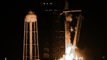 SpaceX, ilk özel uzay yürüyüşü için Falcon 9 roketini fırlattı