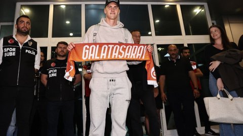 Galatasaray’ın yeni transferi Roland Sallai, İstanbul’a geldi