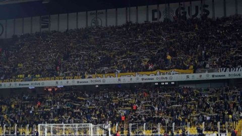 Fenerbahçe'den derbi öncesi karaborsa kararı! "Kombineler iptal ediliyor"