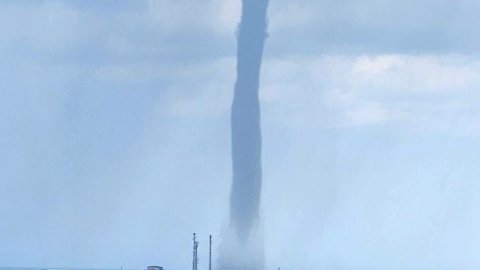 Hatay’da yağış sonrası hortum çıktı