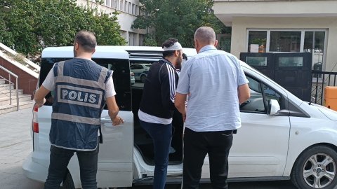 Oğlu babasını bıçakla yaraladı: Baba hastanede kalp krizinden öldü