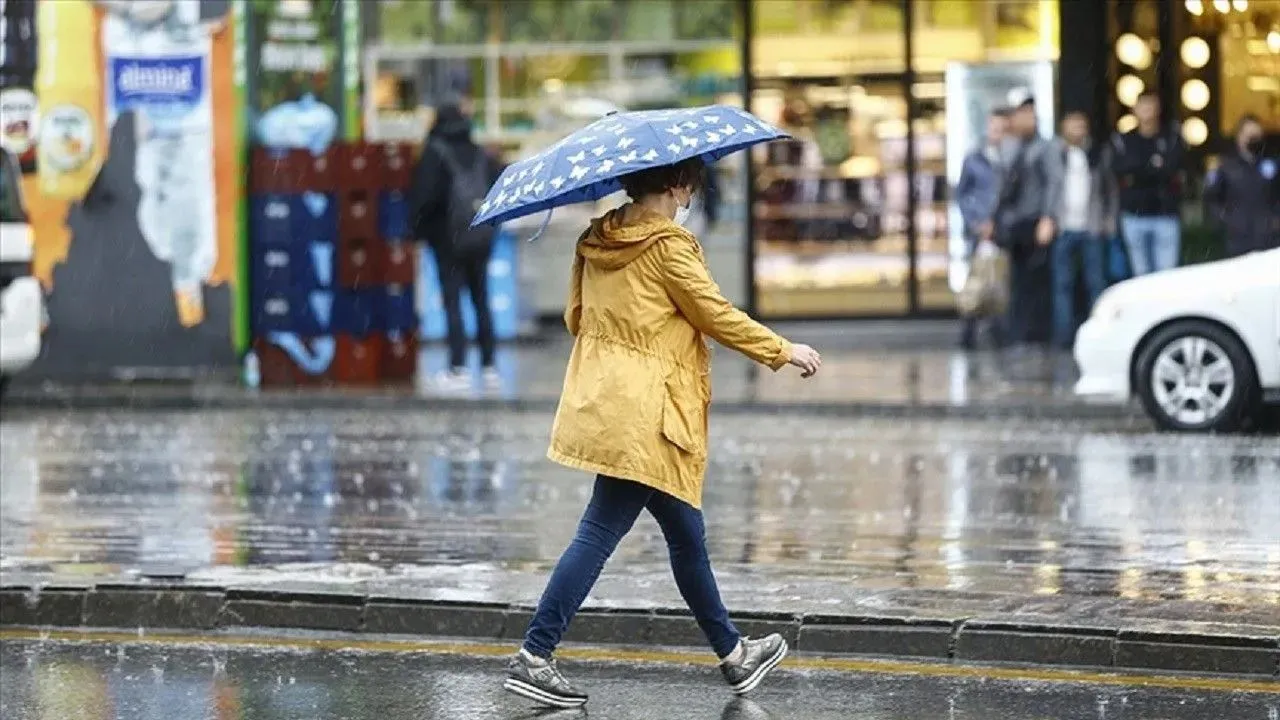 İstanbul Valiliğinden "kuvvetli ve gök gürültülü sağanak" uyarısı