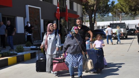 İsrail'in saldırılarından kaçan 315 Lübnanlı gemiyle Mersin'e ulaştı