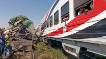 Mısır'ın güneyinde tren kazası: İki vagon kanala devrildi!