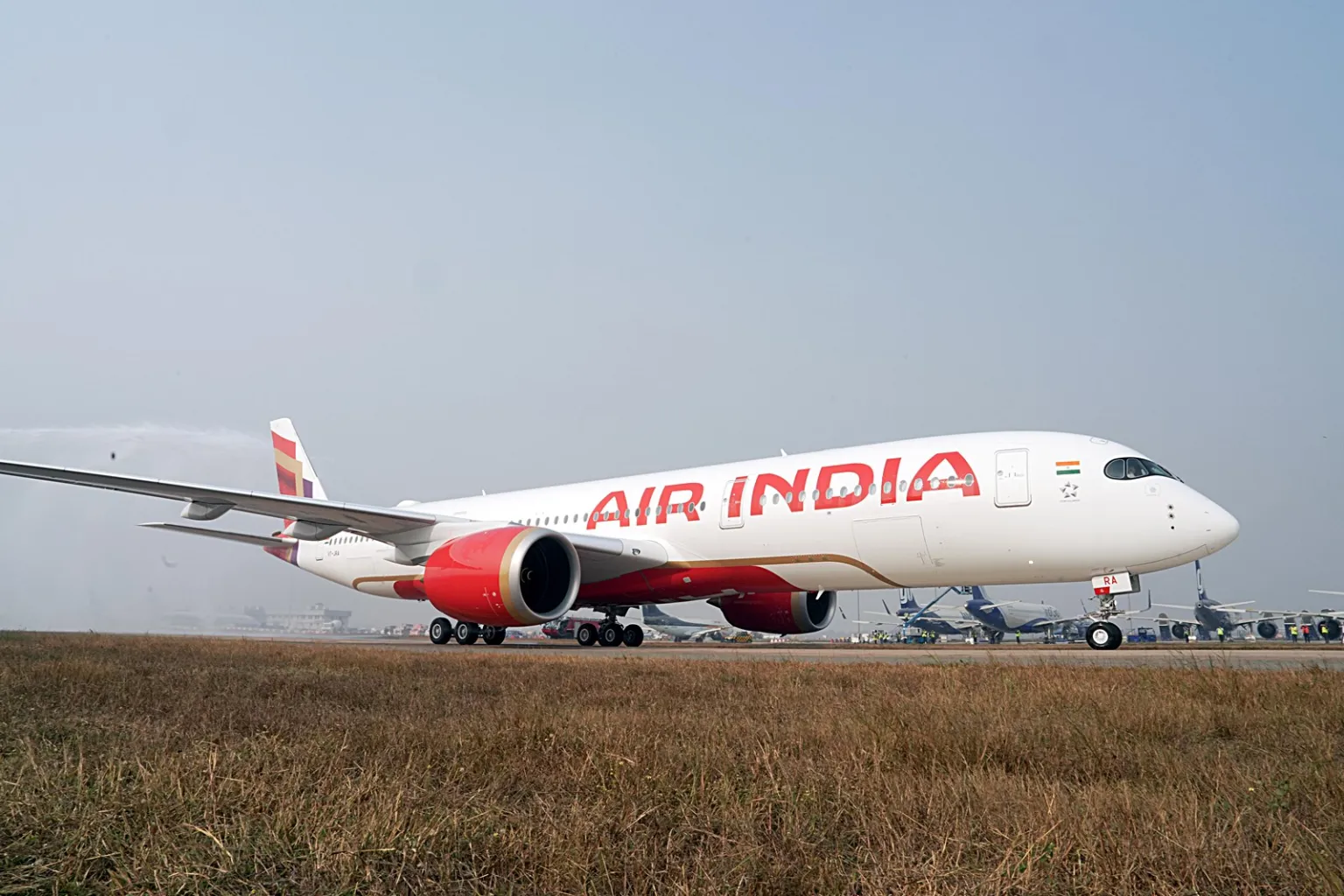 Air India uçağı bomba tehdidi nedeniyle acil iniş yaptı