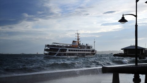 İstanbul'da vapur seferlerinde aksamalar yaşanıyor