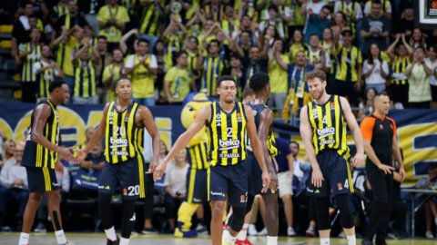 Fenerbahçe'nin İsrailli rakibi ile oynayacağı maç güvenlik nedeniyle Türkiye'den alındı