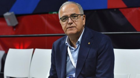 Türkiye Voleybol Federasyonu Başkanlığına Mehmet Akif Üstündağ yeniden seçildi