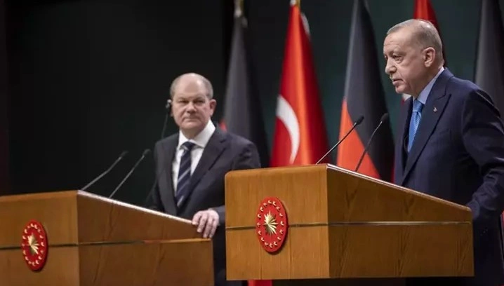 Cumhurbaşkanı Erdoğan ile Almanya Başbakanı Olaf Scholz arasında kritik görüşme! "Acilen kalıcı ateşkes sağlanmalı"