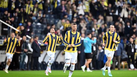 Fenerbahçe, UEFA Avrupa Ligi'nde Manchester United'ı ağırlamaya hazırlanıyor